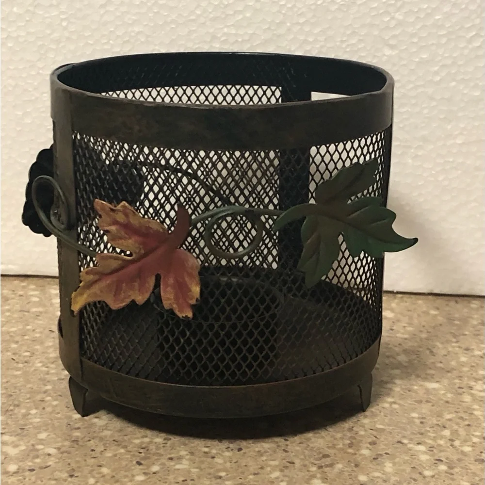 Yankee Candle Metal/Mesh Candle Holder with Autumn Leaf & Acorn Accent